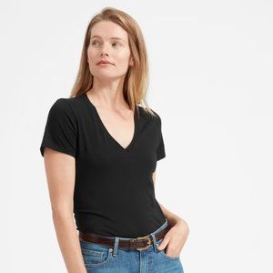 Everlane Cotton V-Neck T-Shirt in True Black - Size Medium